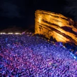 Red Rocks Amphitheatre private shuttle with group arriving