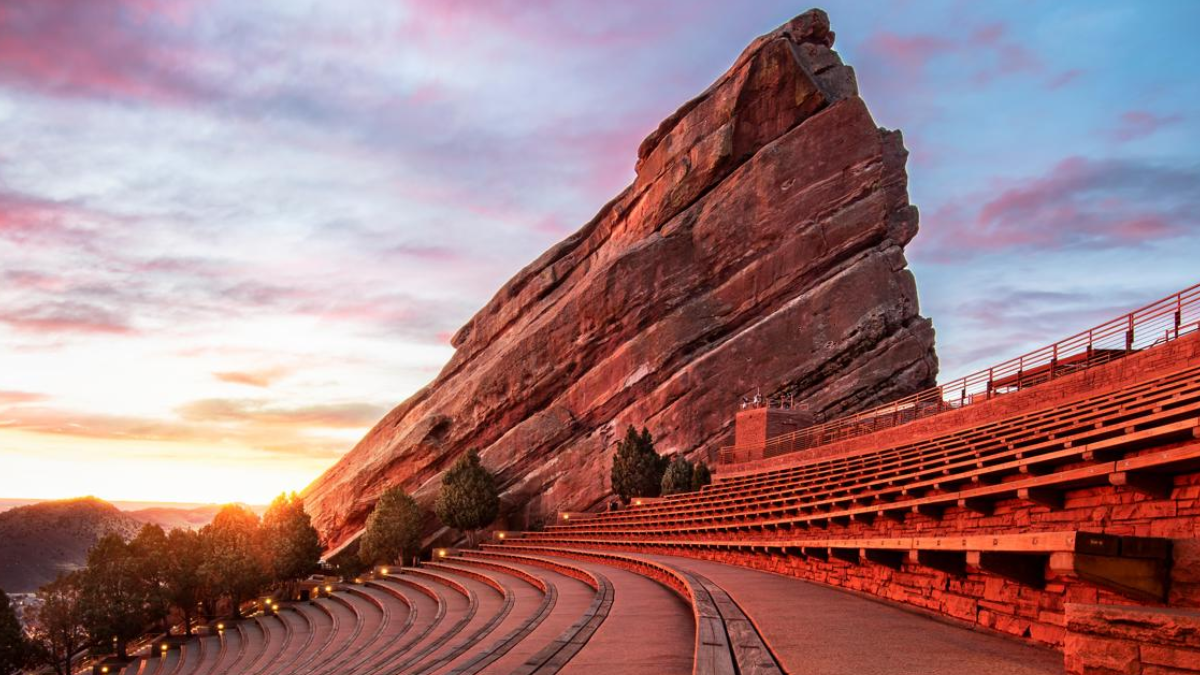 Luxury Shuttle from Denver Airport to Red Rocks