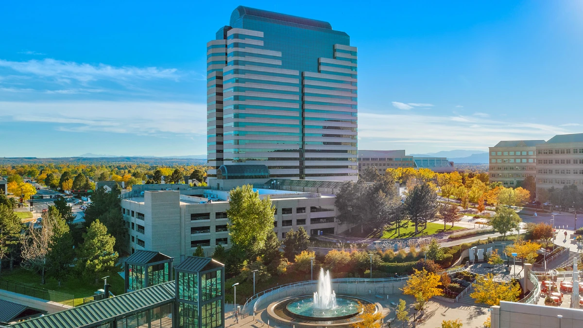 Private transportation from Denver Airport to Greenwood Village luxury limo and car service